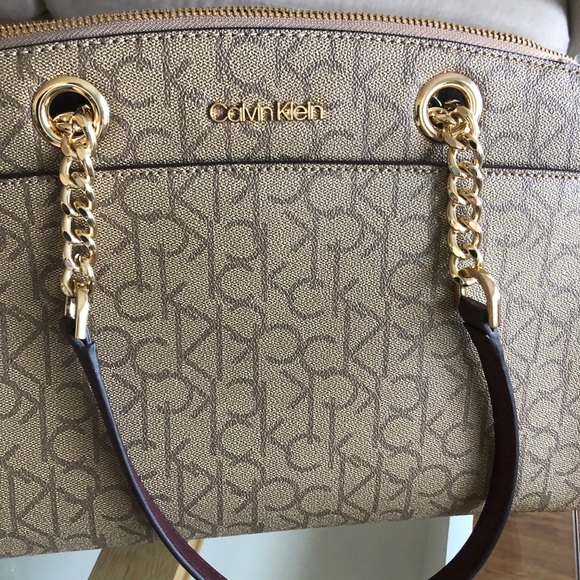 Calvin Klein Logo Satchel Handbag🤎✨ - Picture 4 of 8